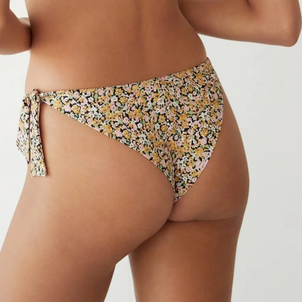 🐡MANGO BRAND NEW FLORAL BIKINI BOTTOM SIZE M